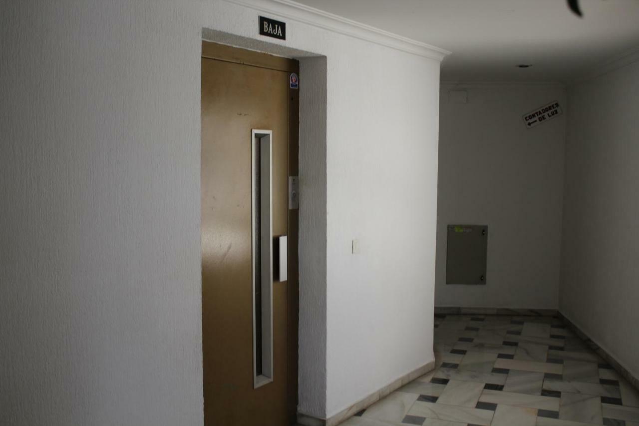 Apartamento Con Parking Gratuito Daire Málaga Dış mekan fotoğraf